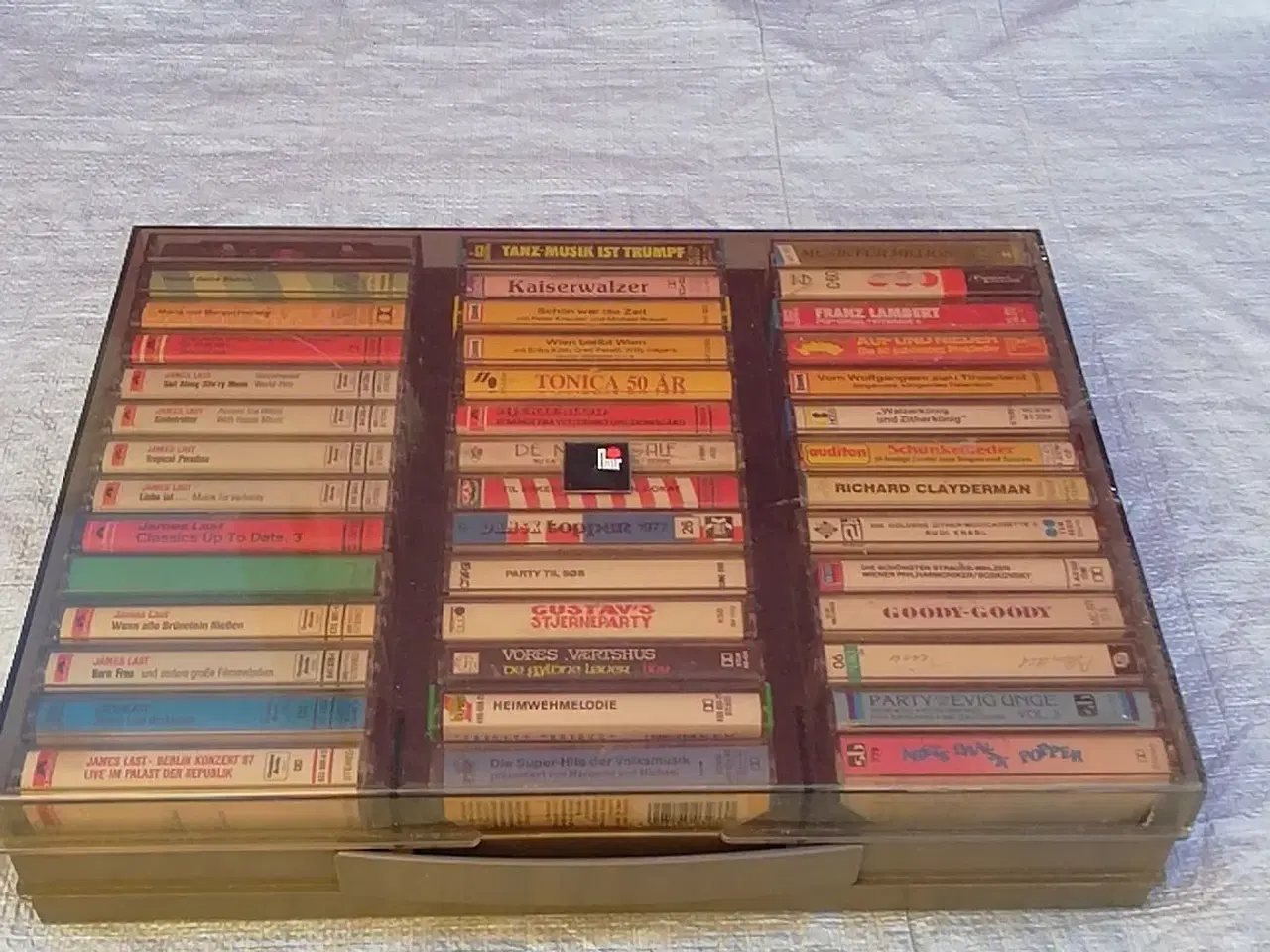 Billede 1 - MC kassettebåndboks bærbar