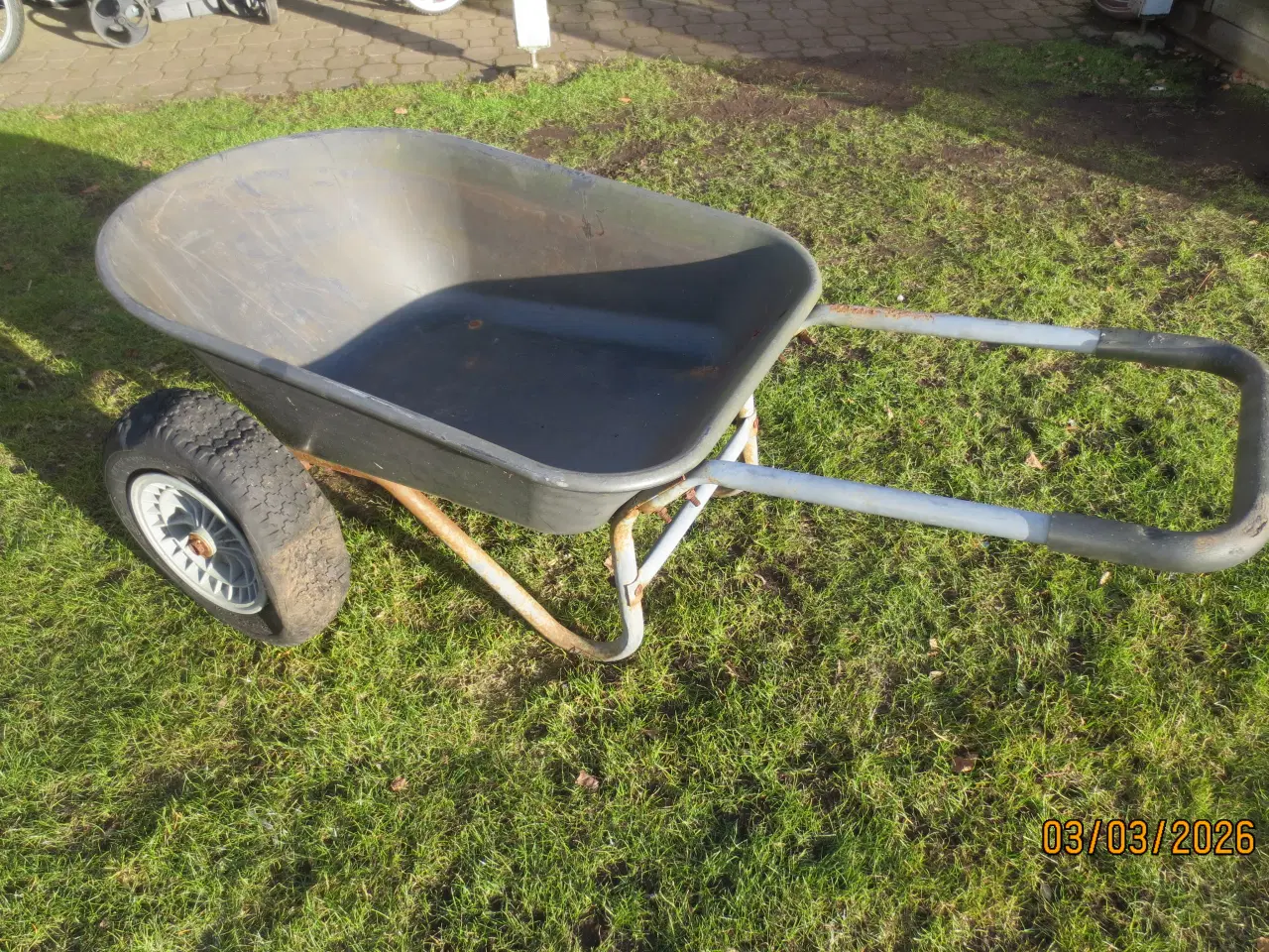 Billede 4 - 1 stk Trillebør med 2 hjul