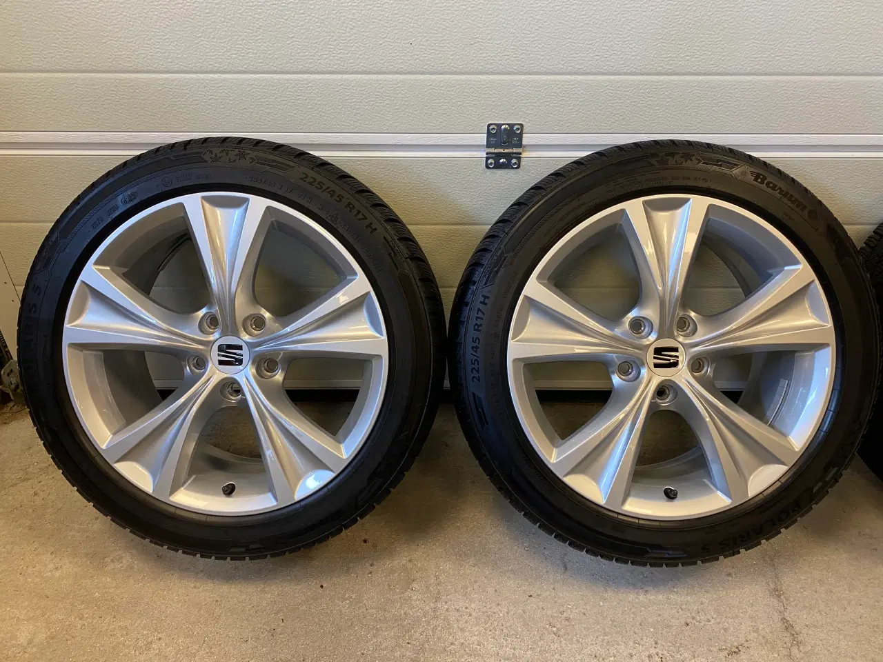 Billede 3 - Velholdte 17” originale Seat alufælge