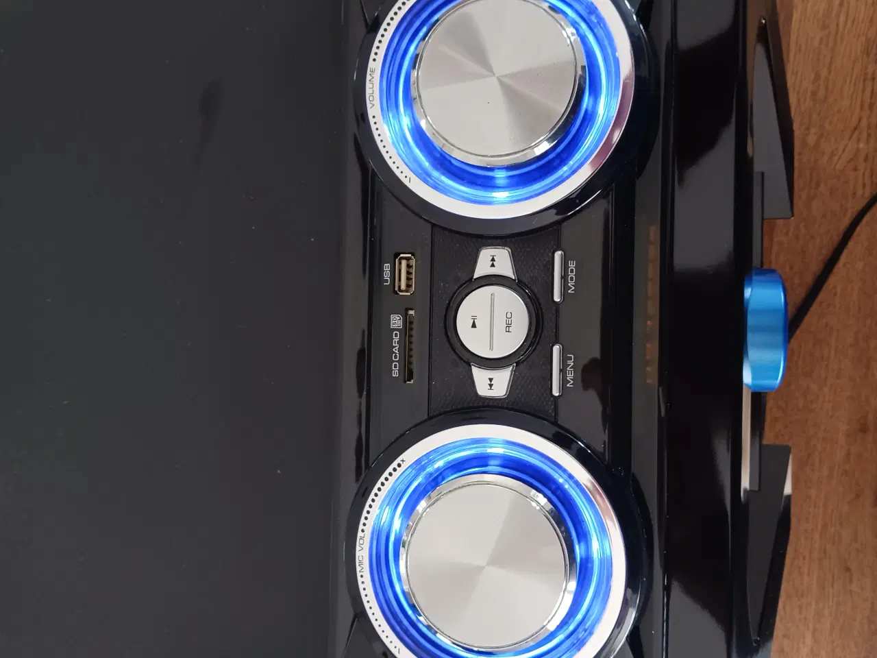 Billede 2 - Soundbox/radio med BT.