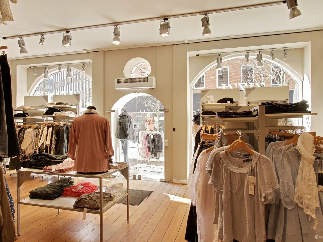 Billede 4 - Butik i gågaden ved Springvandspladsen