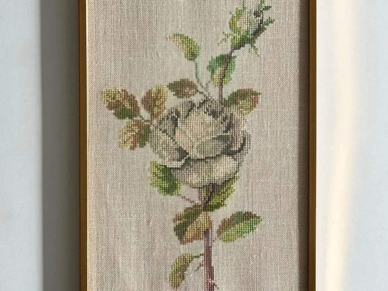 Billede 2 - Broderi, grå rose