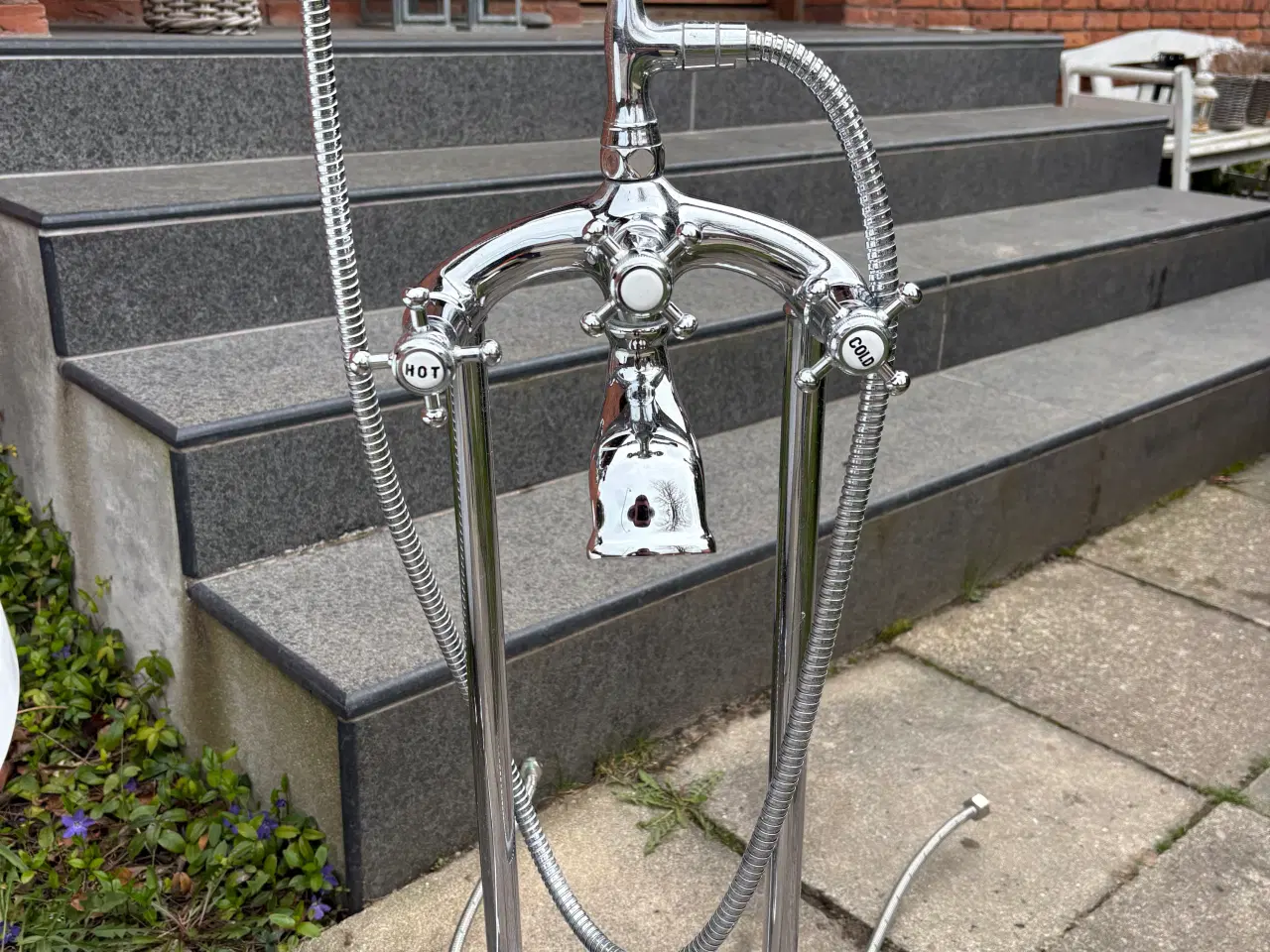 Billede 5 - Rigtigt fint badekar på løvefødder