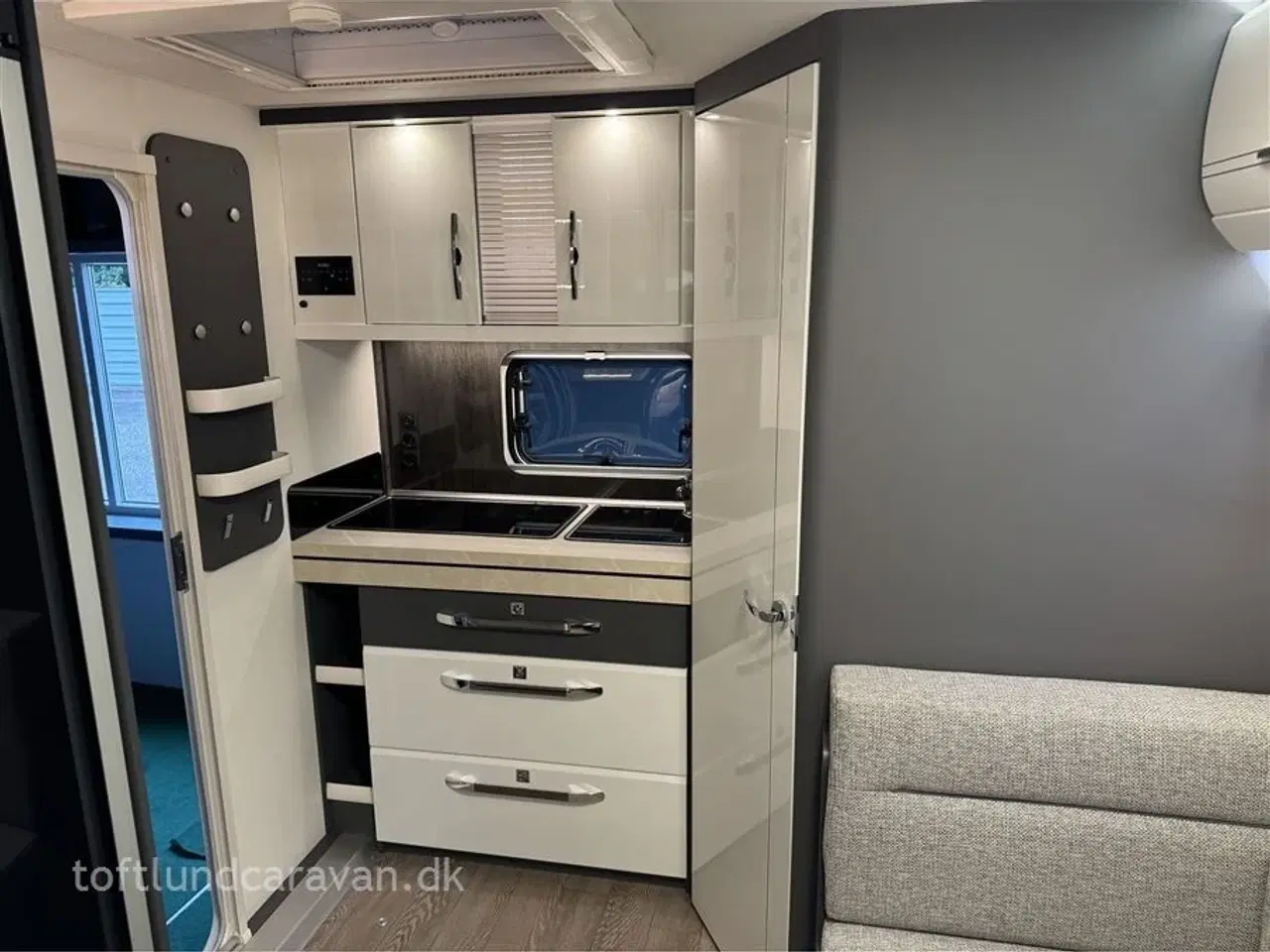 Billede 23 - 2026 - Hobby Excellent 460 SL   Ny 2026 KOMMER SNART PÅ LAGER. Enkeltsenge samt endekøkken og stort badeværelse. LAV VÆGT.