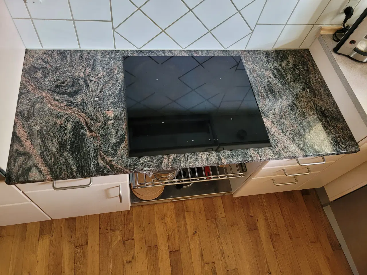 Billede 4 - Flot granit køkken bordplade 140x62