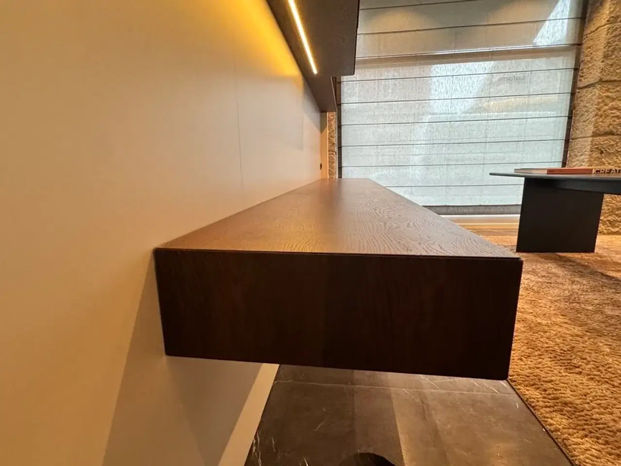 Billede 4 - Boform snedker væghængt møbel i røget eg