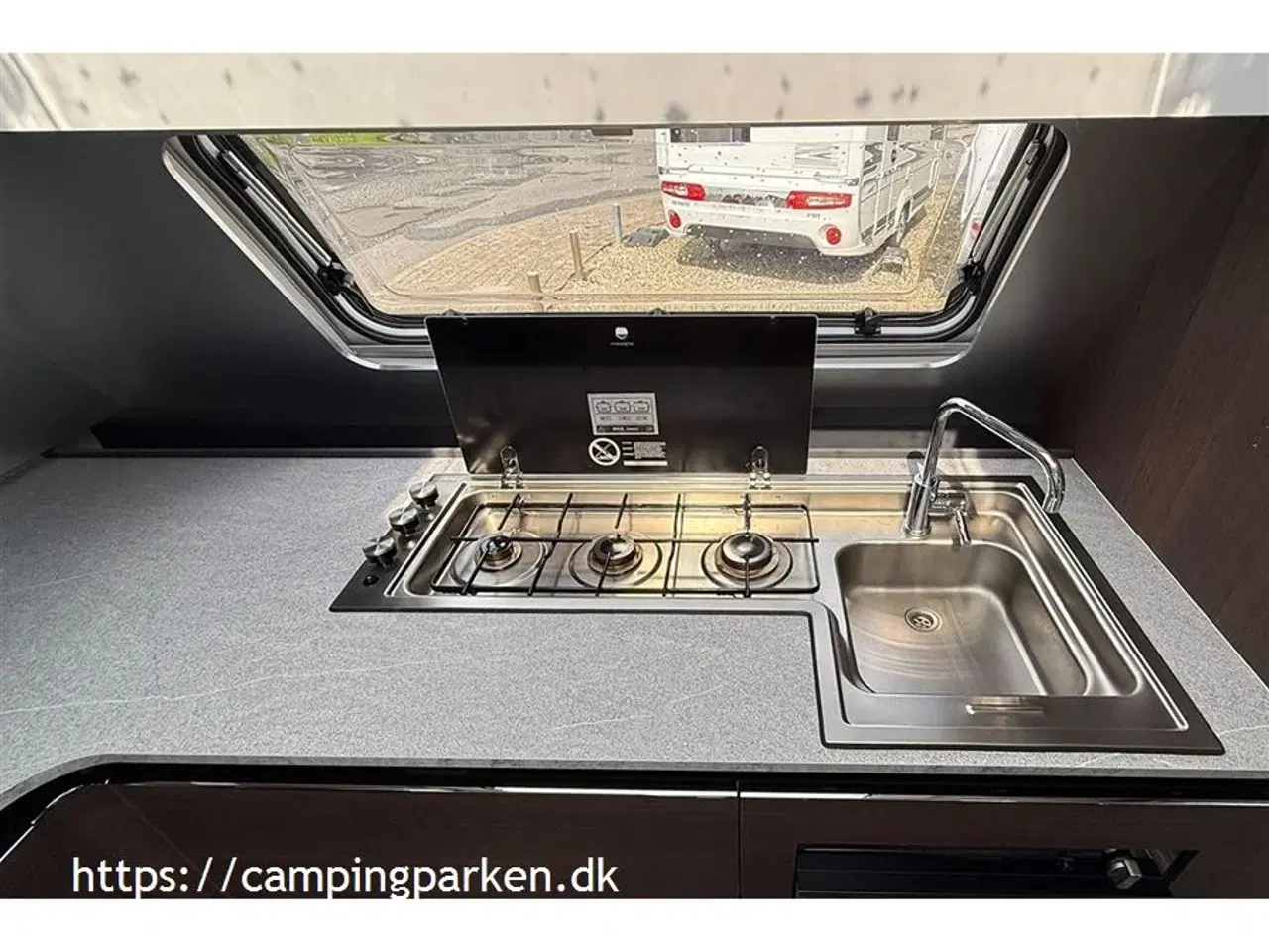 Billede 6 - 2023 - Adria Alpina 663 HT TWIN AXEL Alde Centralvarme   Lækker Adria Alpina 663 HT luksus helårsvogn med rigtig meget udstyr!