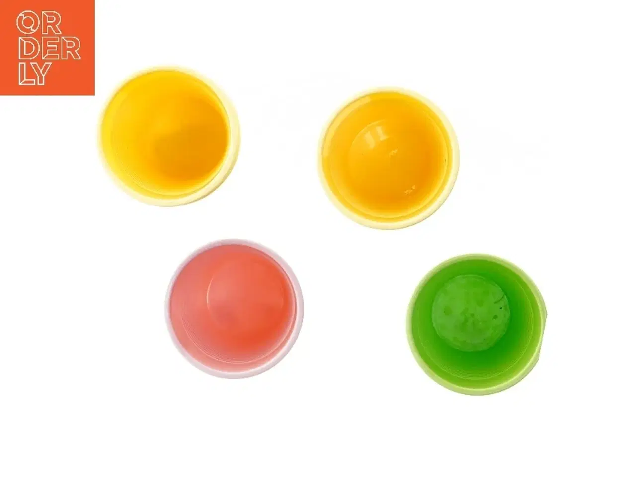 Billede 3 - Plastikkopper, 6 stk (str. 6 styk. ø. 7,5 cm. højde. 11 cm)