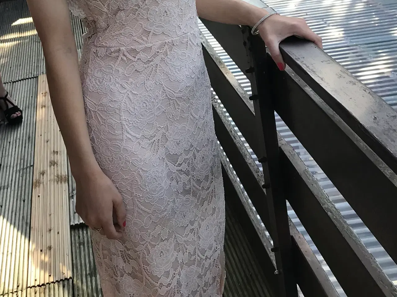 Billede 3 - Lang kjole med åben ryg