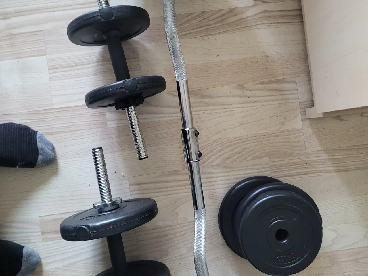 Billede 2 - Vægtstænger med skiver samlet 30 kg
