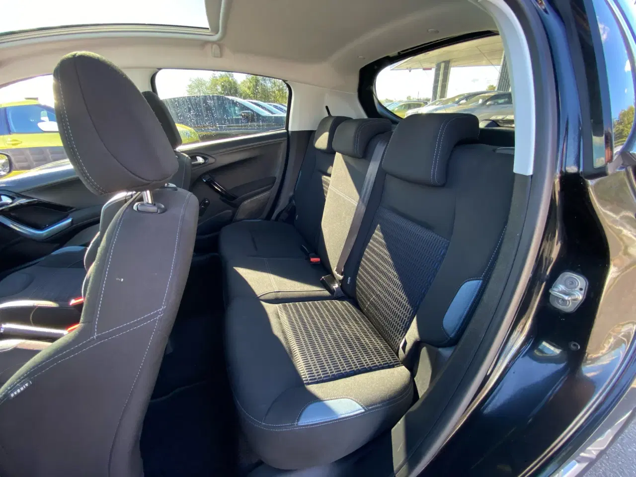 Billede 7 - Peugeot 208 1,2 VTi Allure Sky 82HK 5d