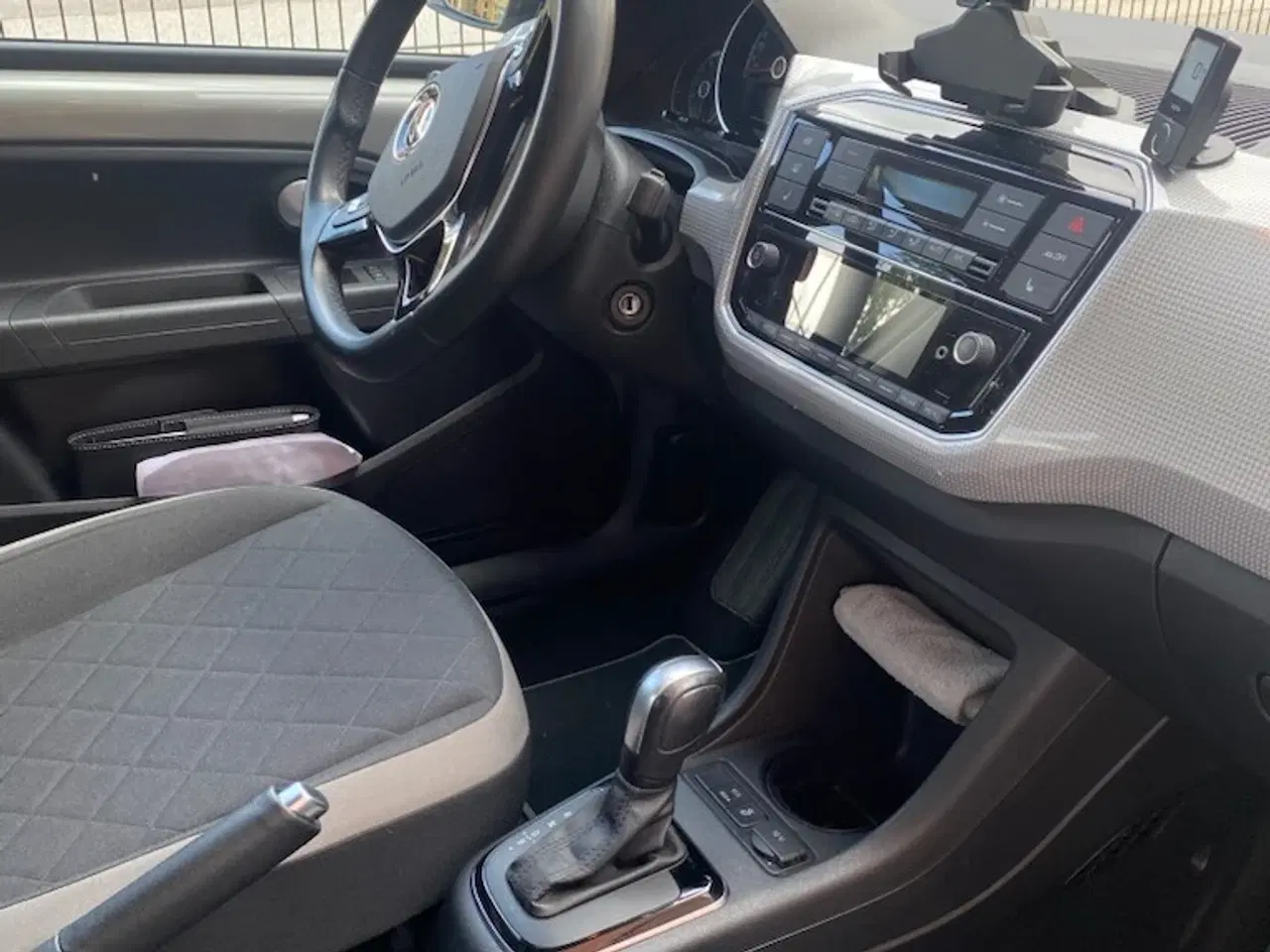 Billede 3 - VW E-up sælges.