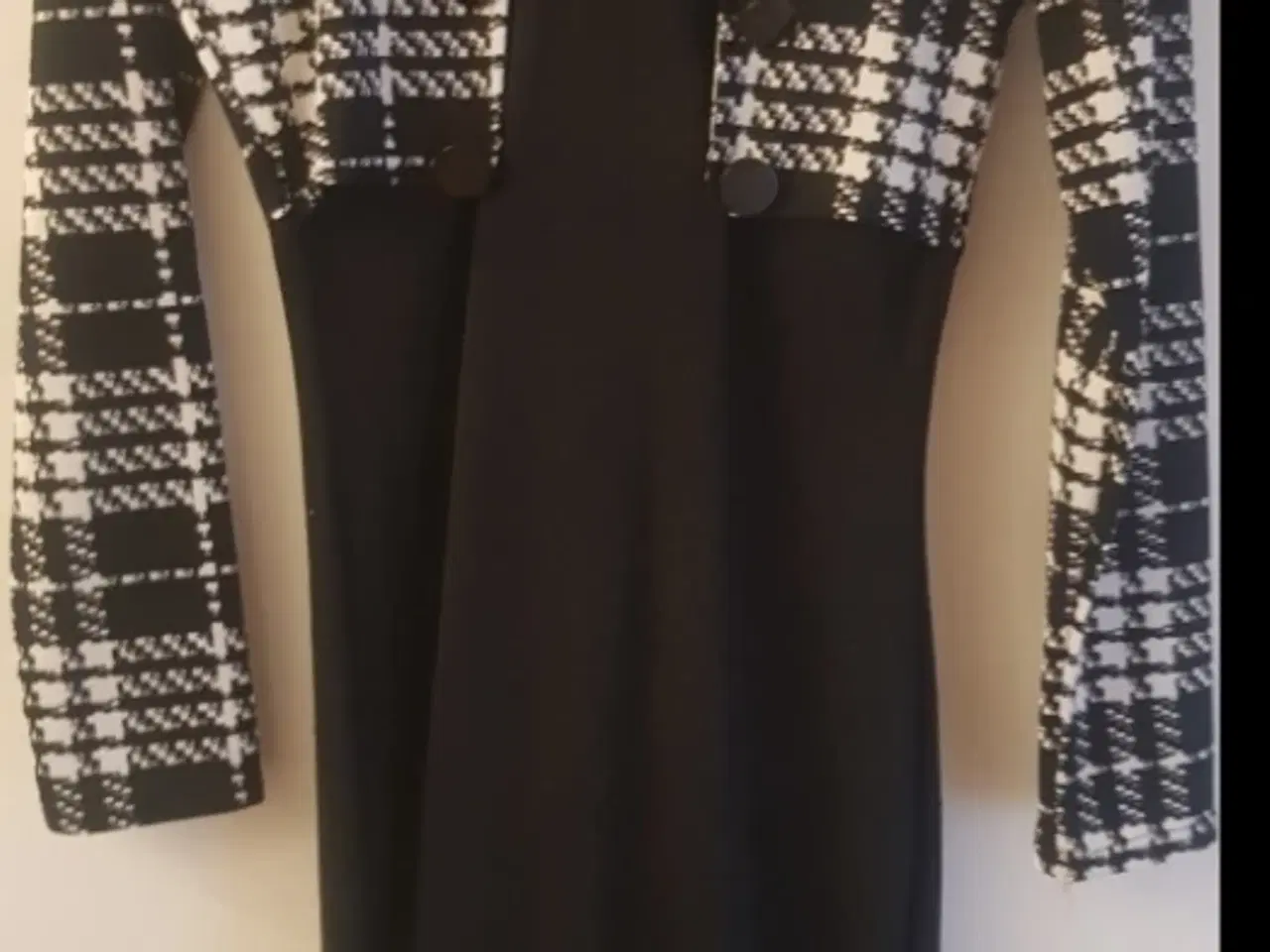 Billede 1 - Kjole med fastsyet blazer