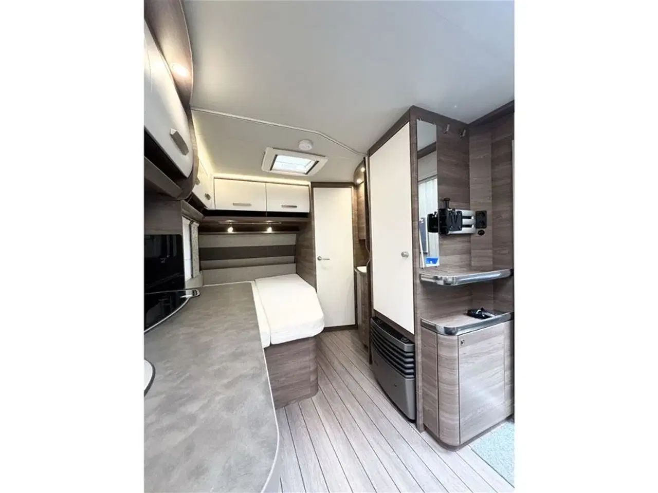 Billede 6 - 2020 - Knaus Sport 450 FU - Silver Selection   Franskseng-Gulvtemp.-Mover-Telt