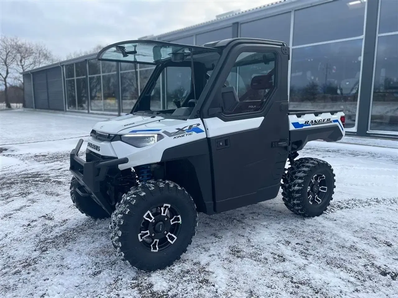 Billede 4 - Polaris Ranger Kinetic EV T3B 60 km/t traktor. Inkl Lukket kabine med varme