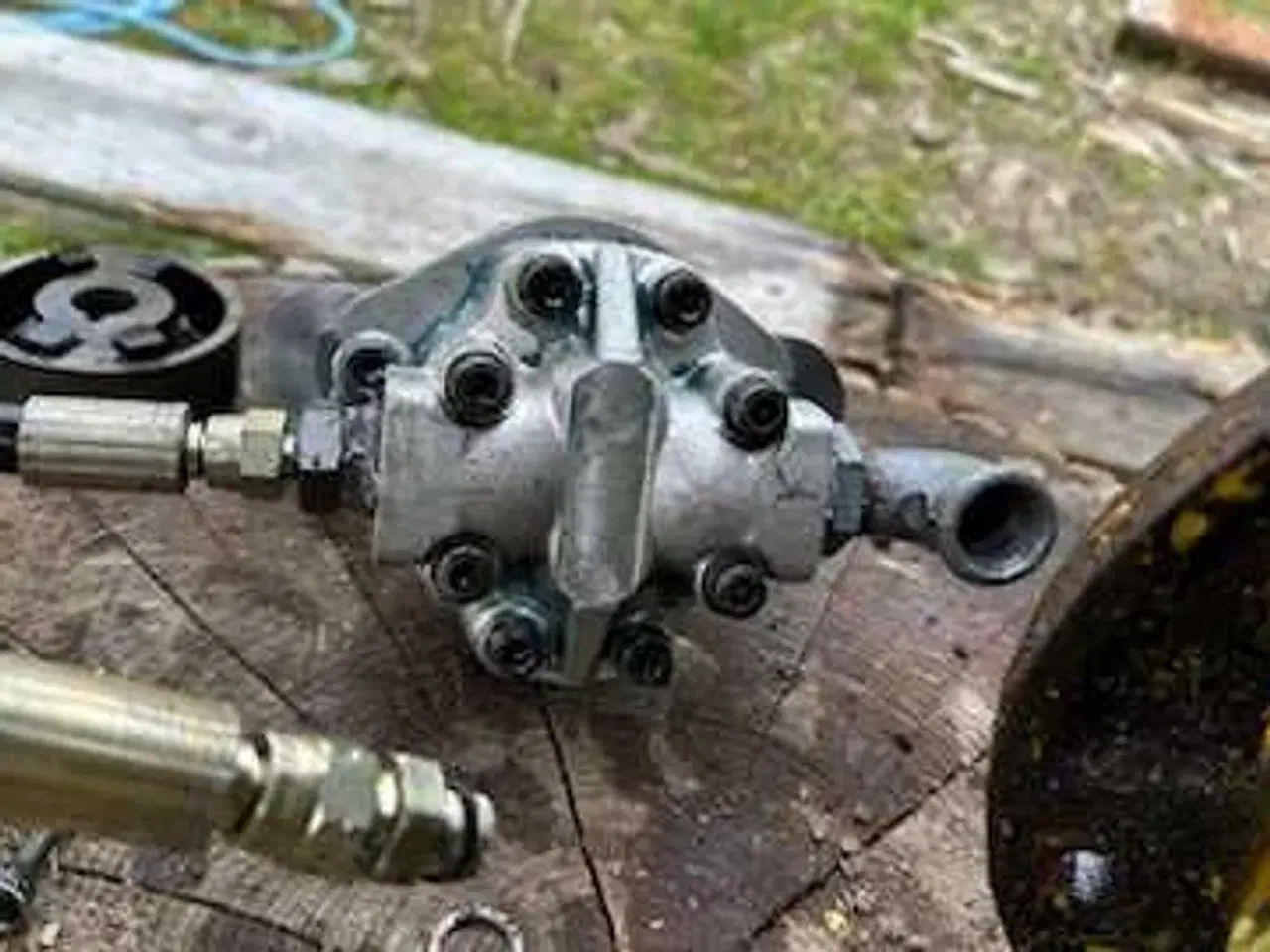 Billede 1 - Hydraulik pumpe købes