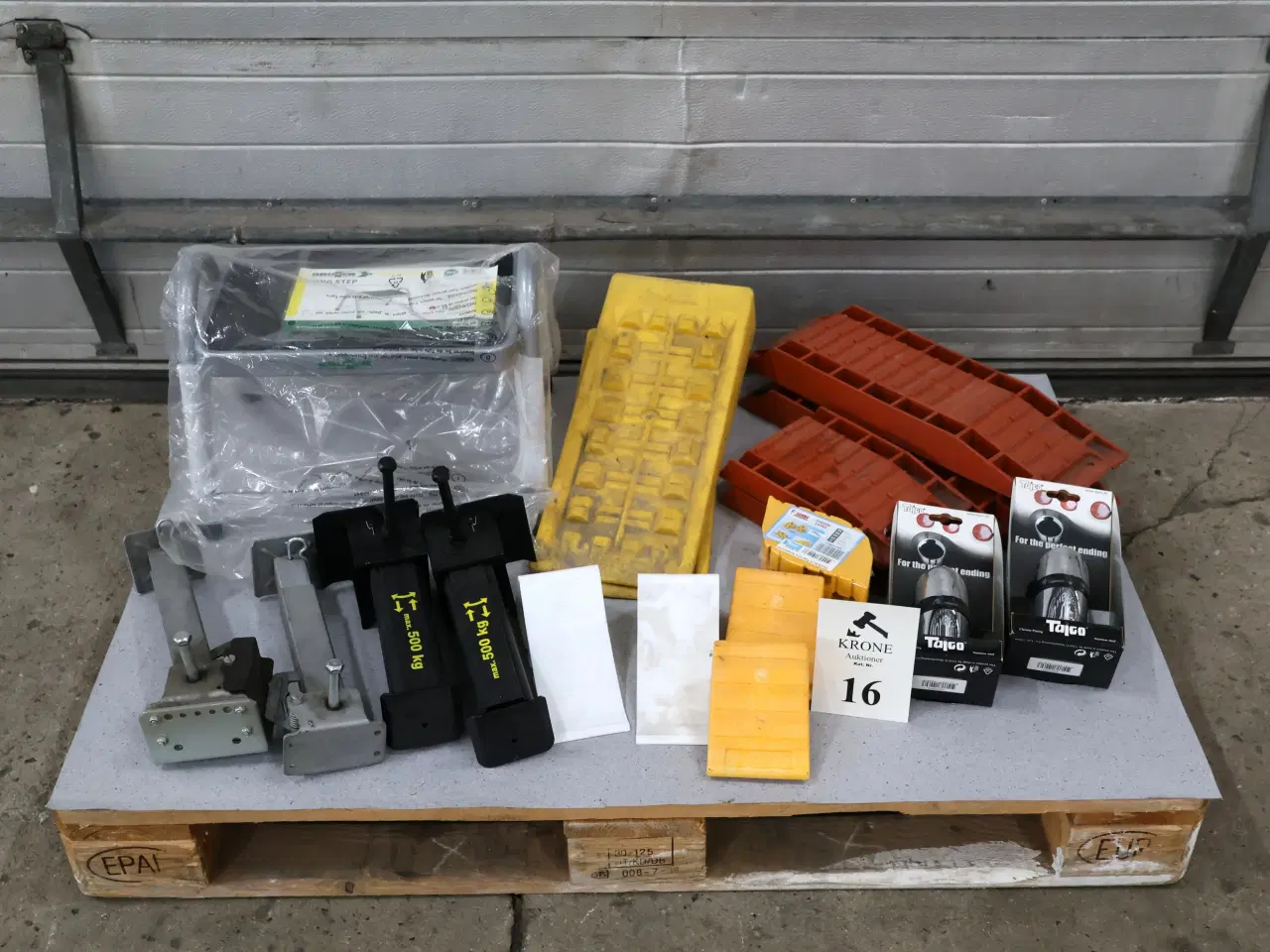 Billede 1 - Div Nivelleringskiler, rørhaler, trappetrin m.m.