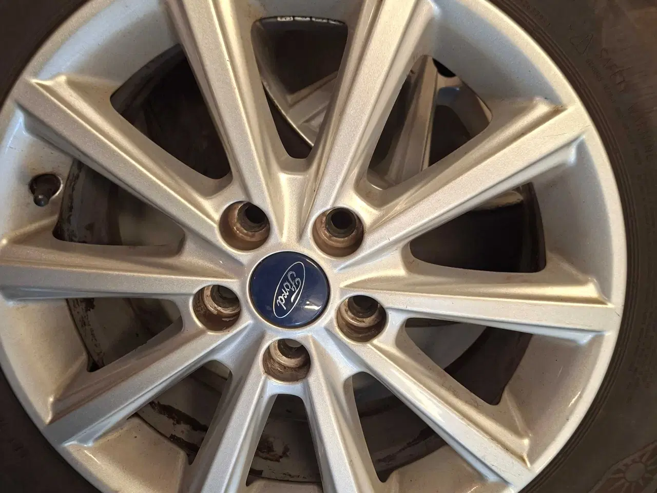 Billede 7 - Ford 16 tommer alufælge med næsten nye dæk