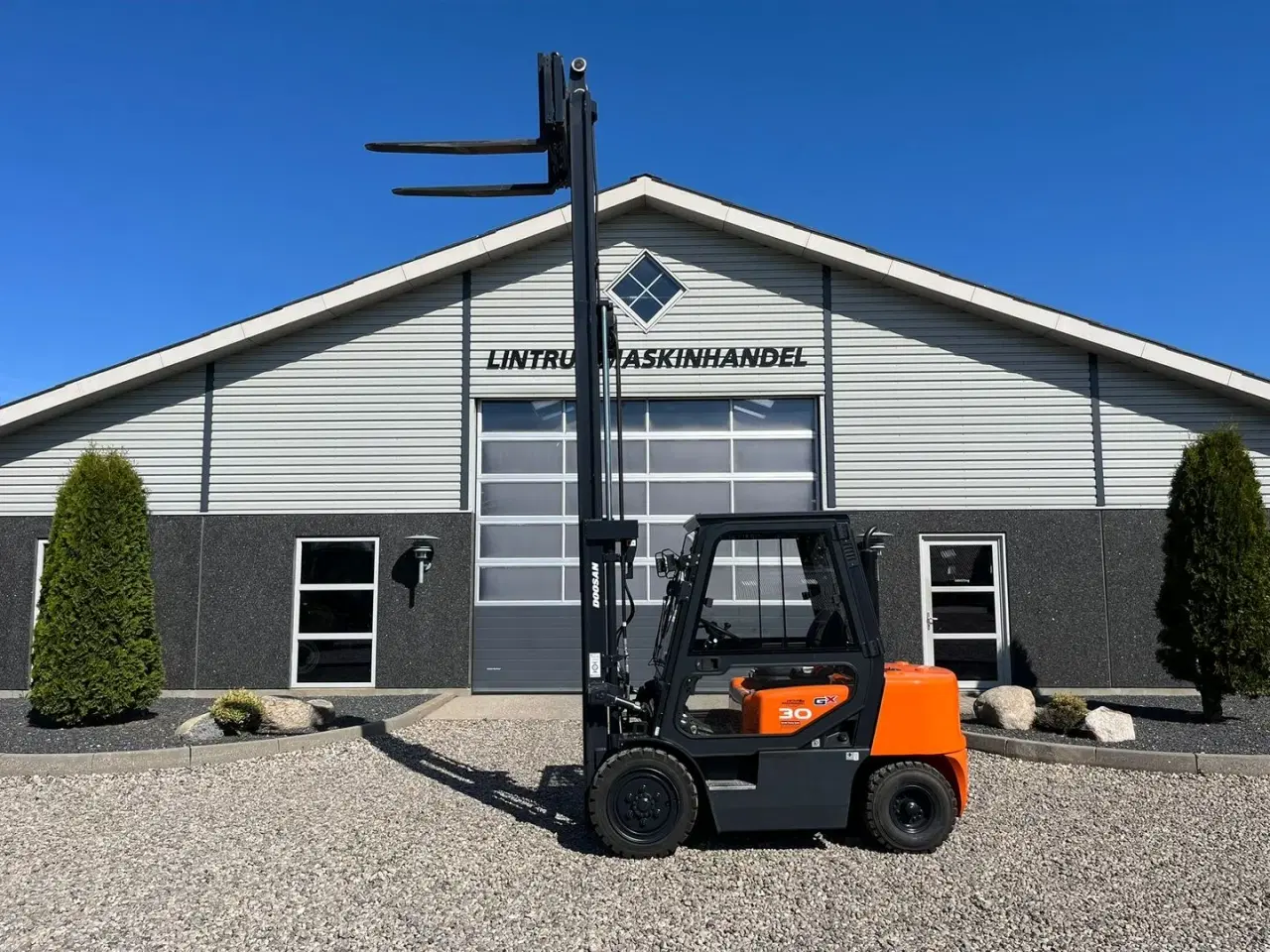 Billede 22 - Doosan D30 G med kabine og KUN 57 TIMER FRA NY, MED TIME GARENTI