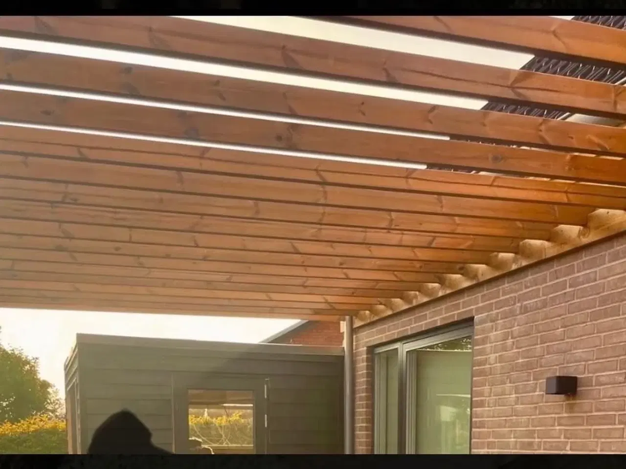 Billede 5 - Pergola i termowood med tag