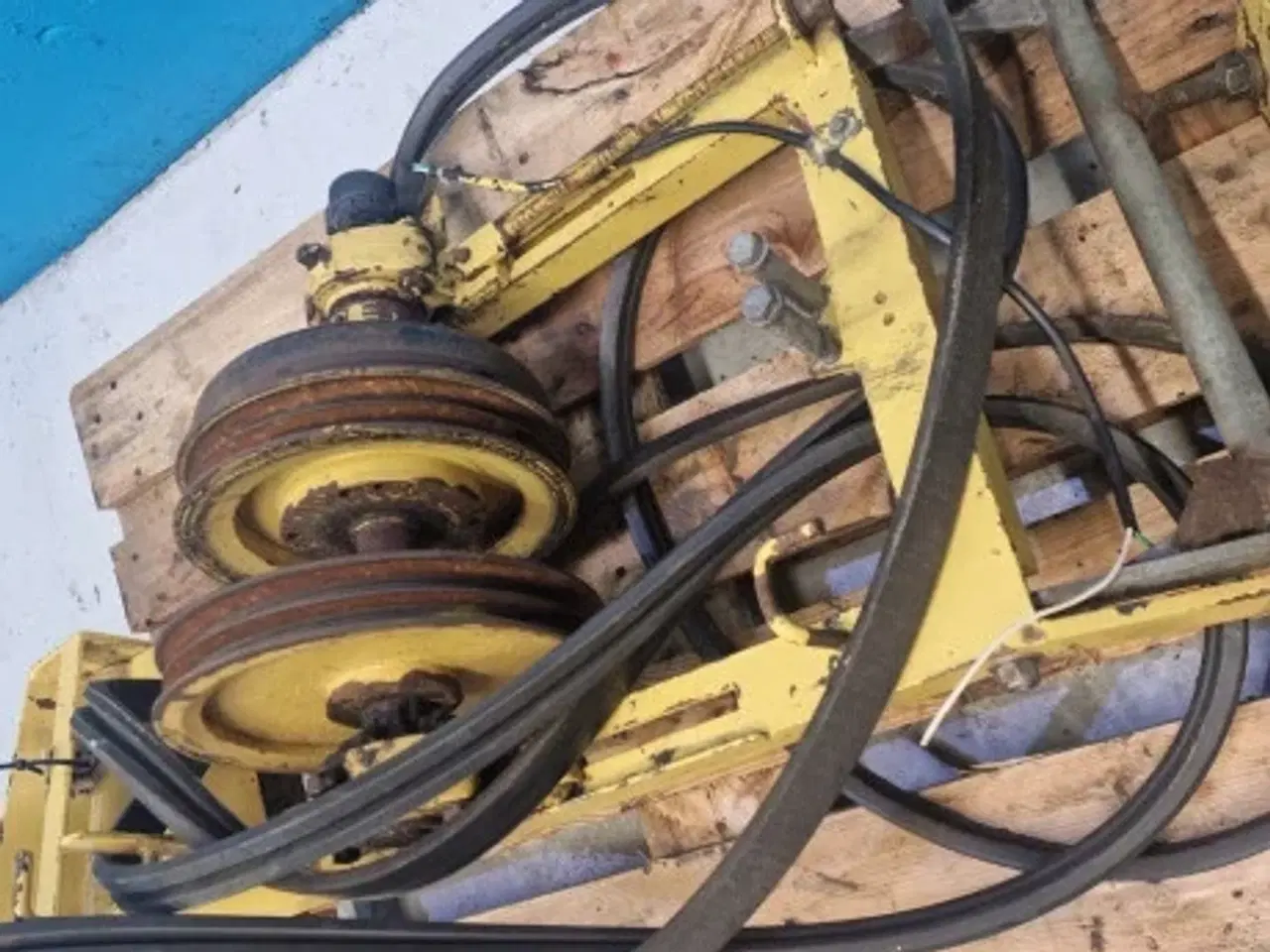 Billede 4 - New Holland 8080 Mellemtræk