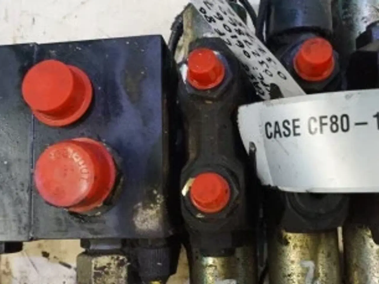 Billede 5 - Case CF80 Hovedventil 061067805