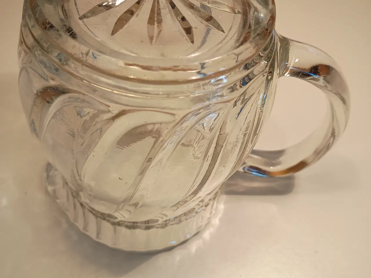 Billede 7 - Gammel glaskande i presset glas