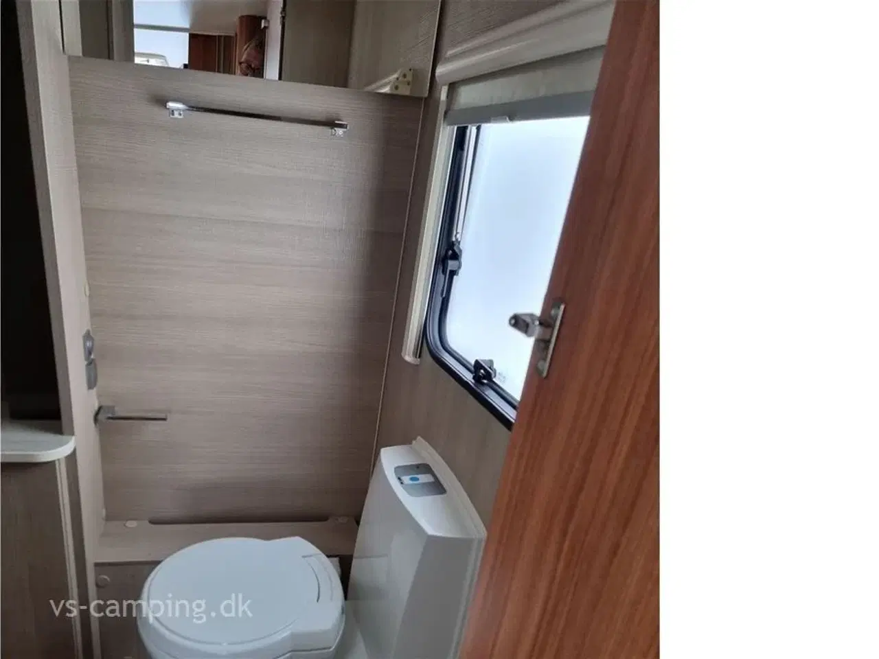 Billede 9 - 2014 - Adria Adora 643 UT LÆKKER RUMMELIG CAMPINGVOGN MED ALDEVARME, RUNDSIDDEGRUPPE, FRANSK SENG OG STORT BADEVÆRELSE