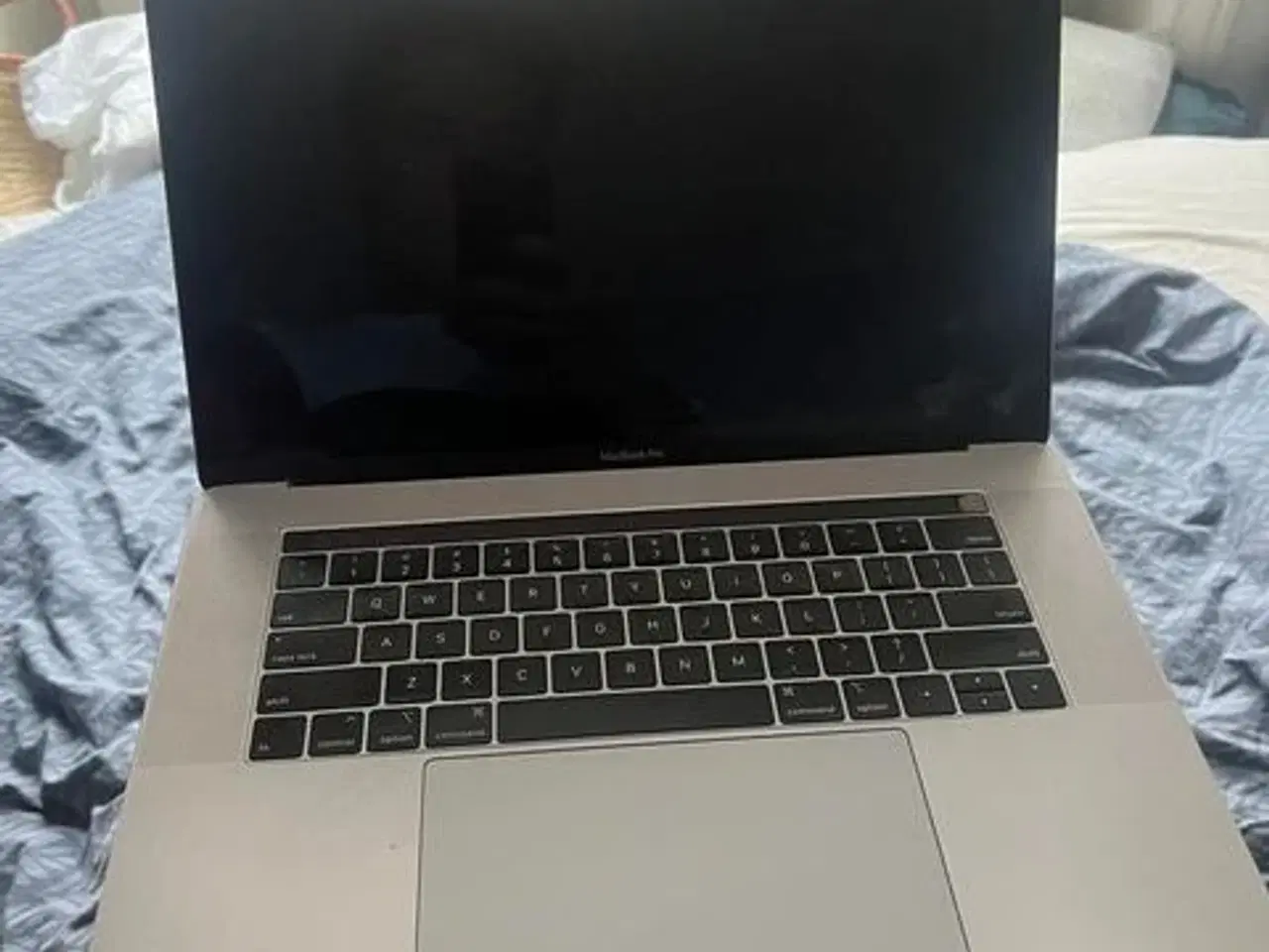 Billede 1 - Macbook 2018 15" 2.9GHZ i9 32GB Radeon 4gb DEFEKT