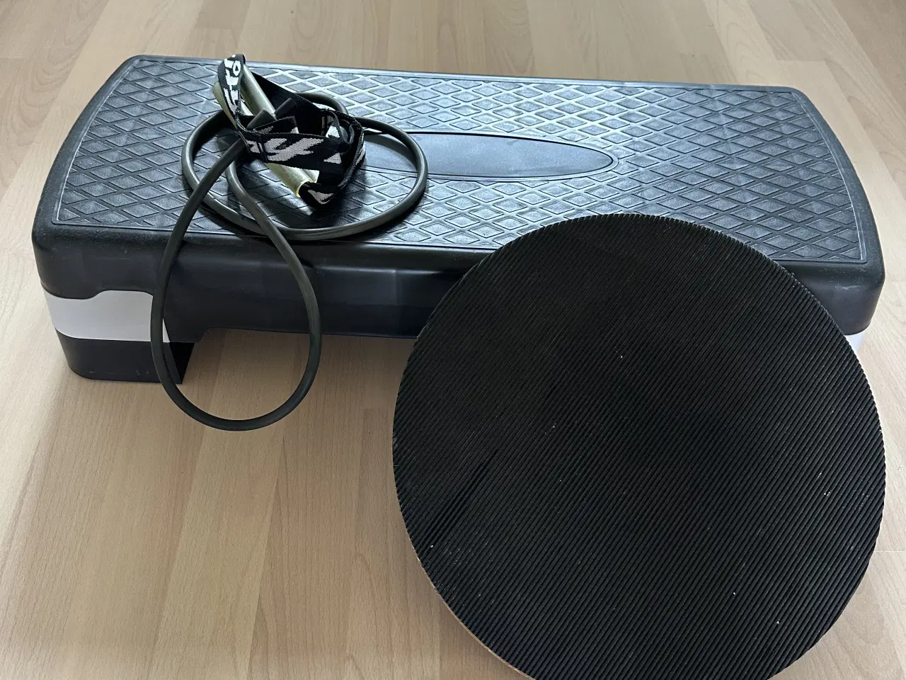 Billede 1 - Trænings- fitness udstyr - stepbænk