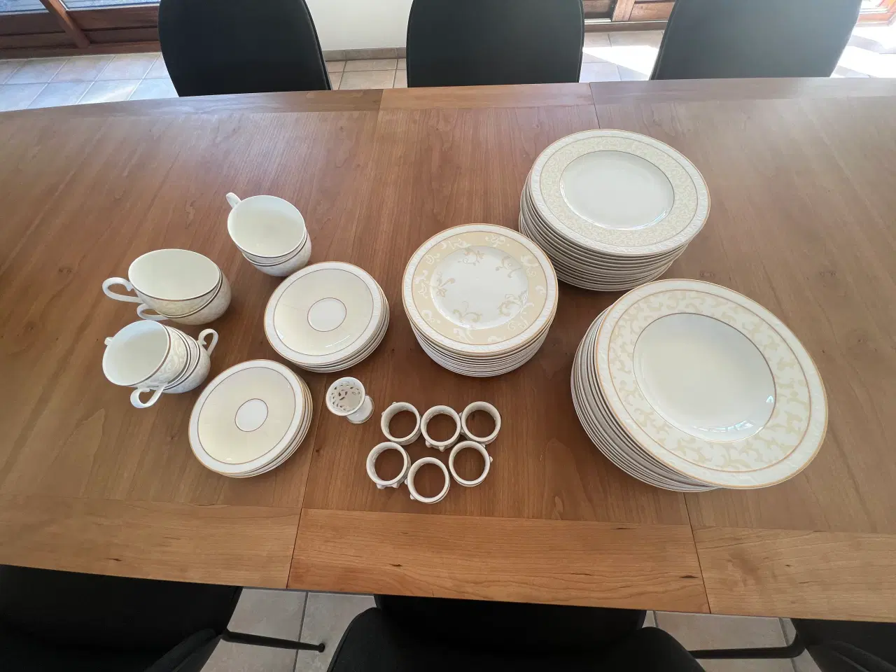 Billede 2 - Smuk Villeroy & Boch Ivorie stel til 12 personer