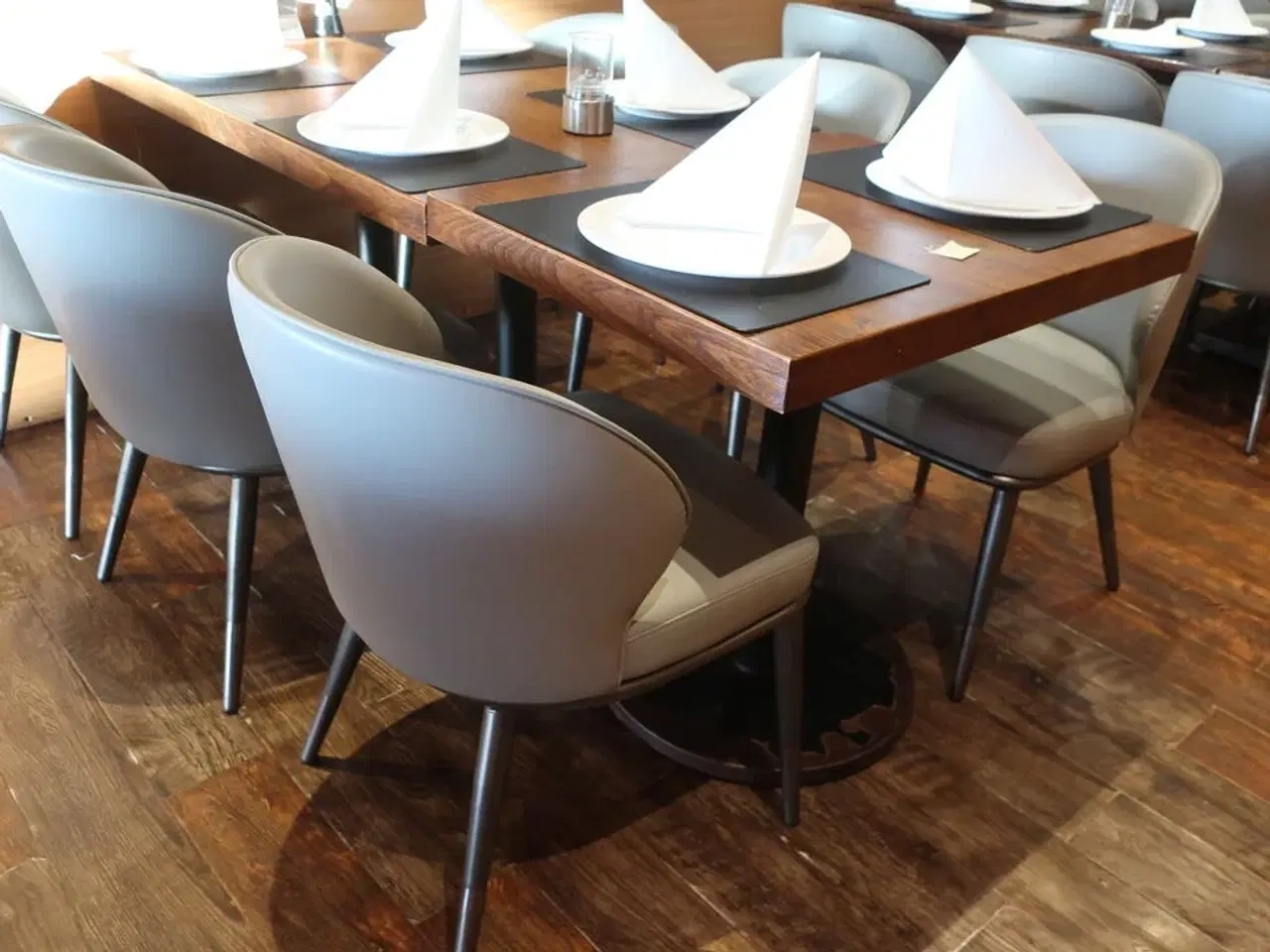 Billede 6 - 10 borde og 30 nye stole