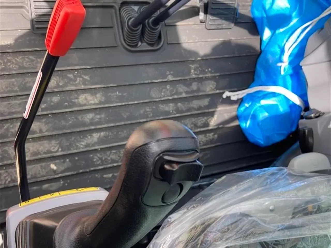 Billede 10 - Kubota KX019-4 kan udstyres med hurtigskift / udstyr efter ønske