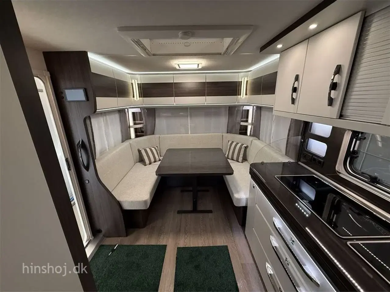 Billede 11 - 2026 - Hobby Prestige 720 UKFe   Hobby 720 UKFe med køjer og fransk dobbeltseng fra Hinshøj Caravan