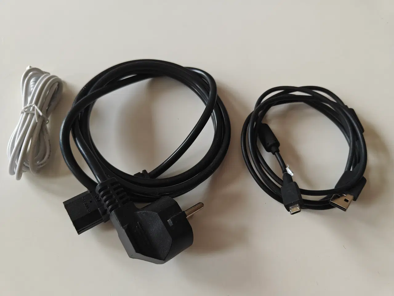 Billede 1 - Assorteret USB og PC kabler.