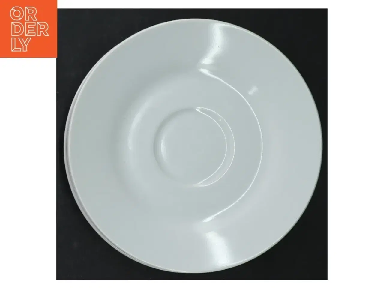 Billede 3 - Hvide keramiktallerkener (str. Ø. 15,5 cm)