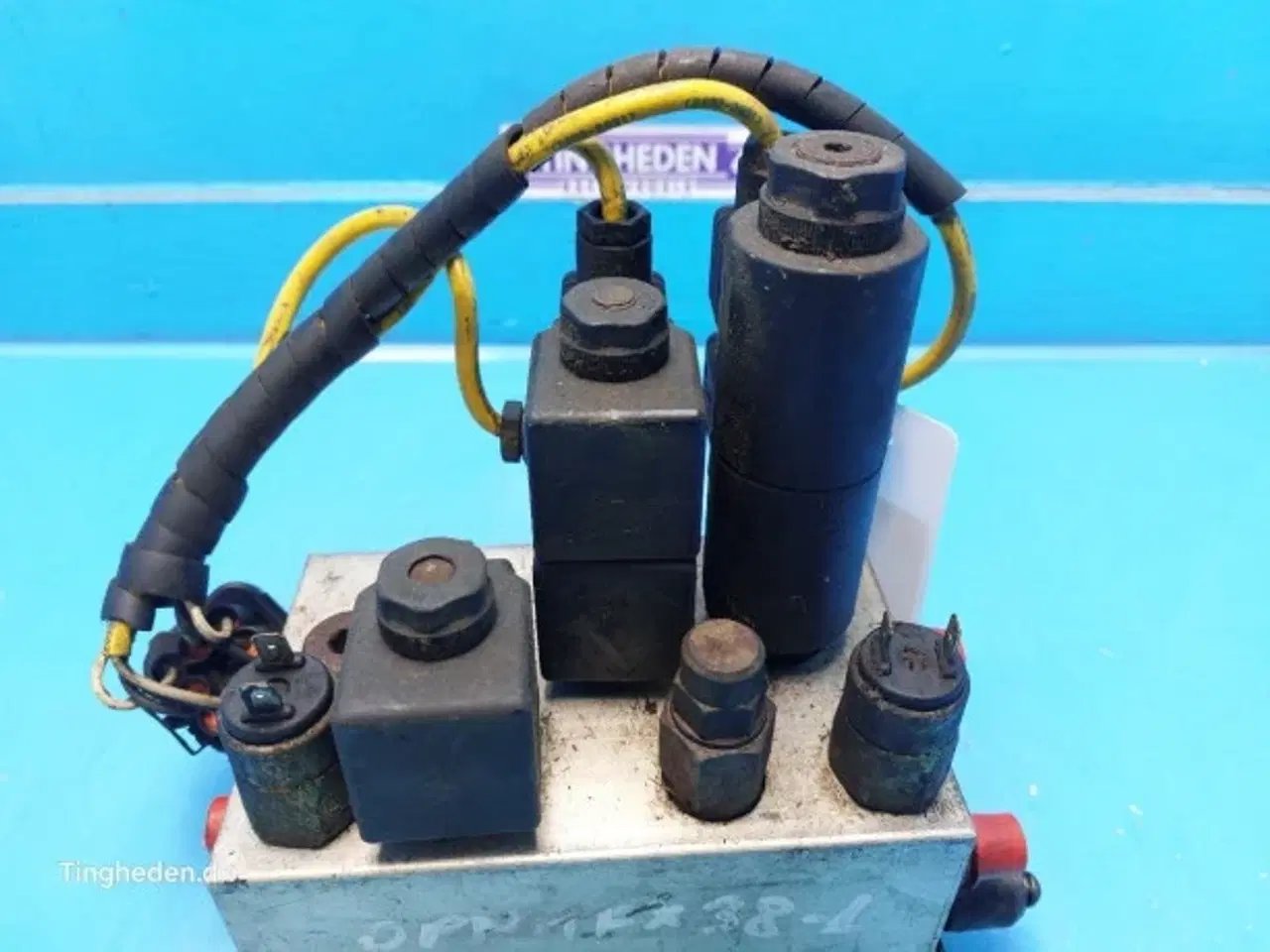 Billede 3 - New Holland FX38 Hydraulikventil 84037241