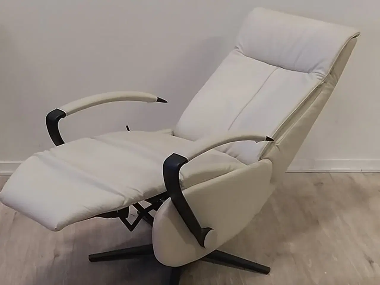 Billede 2 - LS335 - L - Gasfjeder - Hvid læder