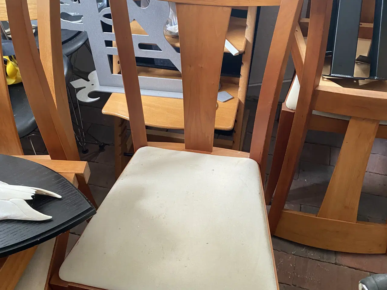 Billede 2 - Spisebord med 6 stole