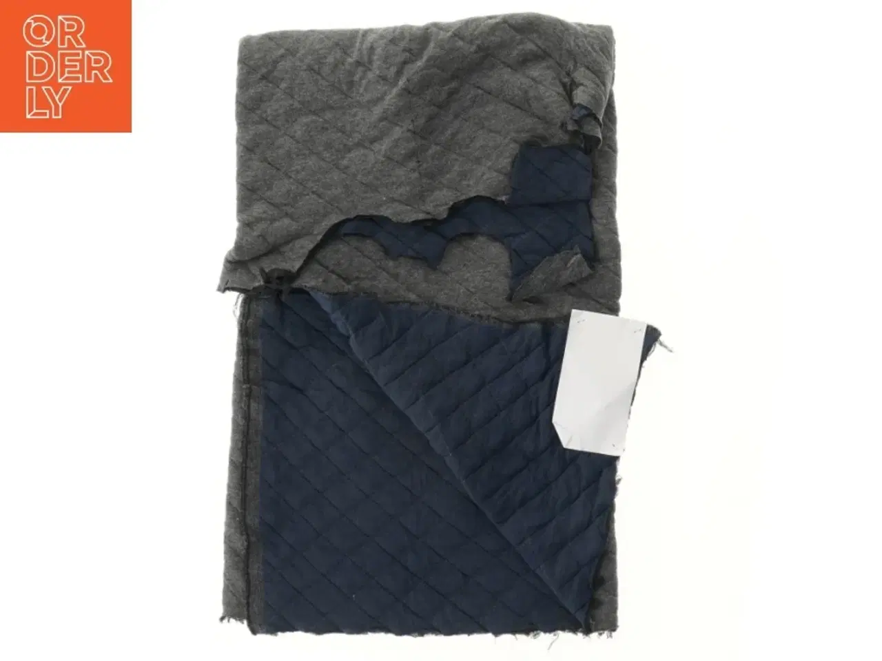 Billede 2 - Quiltet gråt stof (str. 136x80 cm)