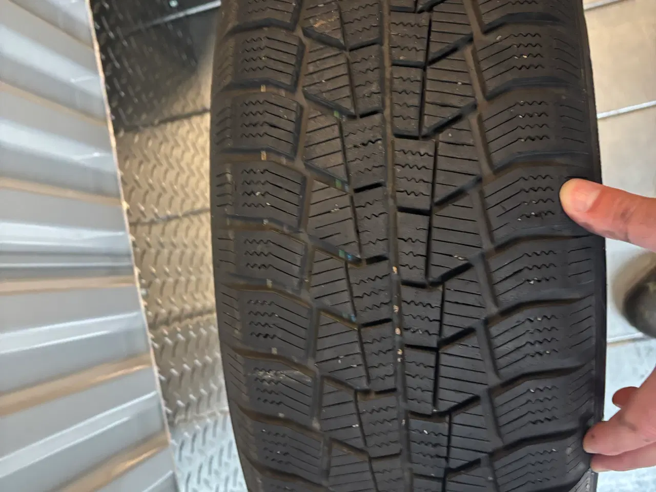 Billede 3 - Flotte alufælge med vinterdæk