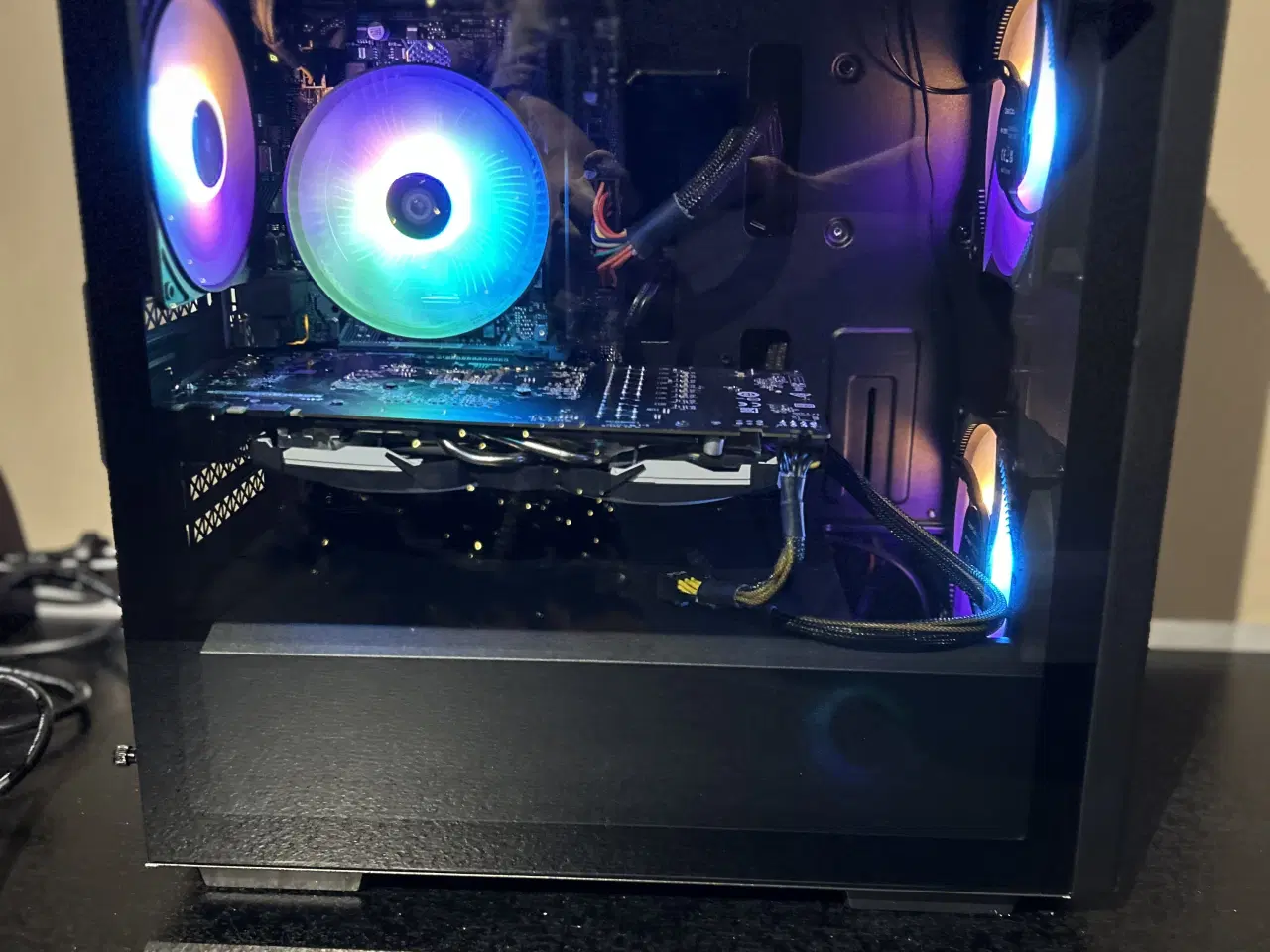 Billede 2 - 🖥️ Nyrenoveret Gamer-PC – GTX 1070 | Klar til eSp