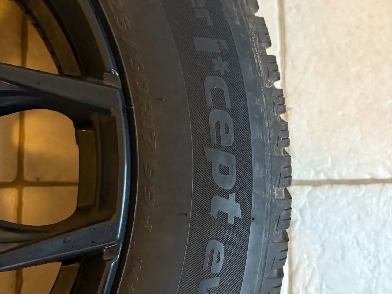 Billede 3 - Hankook Winter evo3 dæk på 17 tommer ALU-fælge