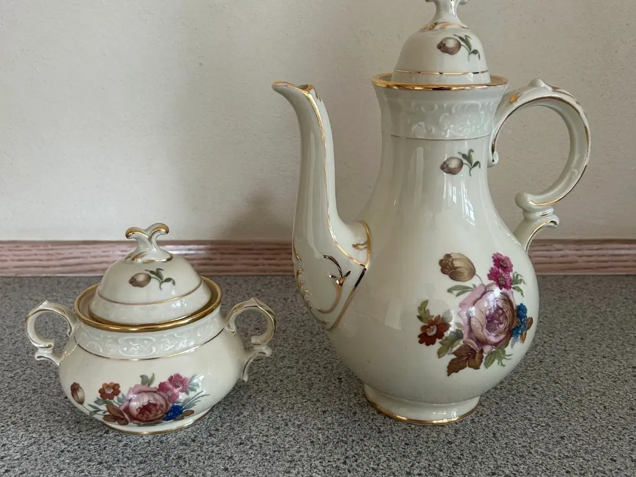 Billede 1 - Rosenborg kaffekande og sukkerskål