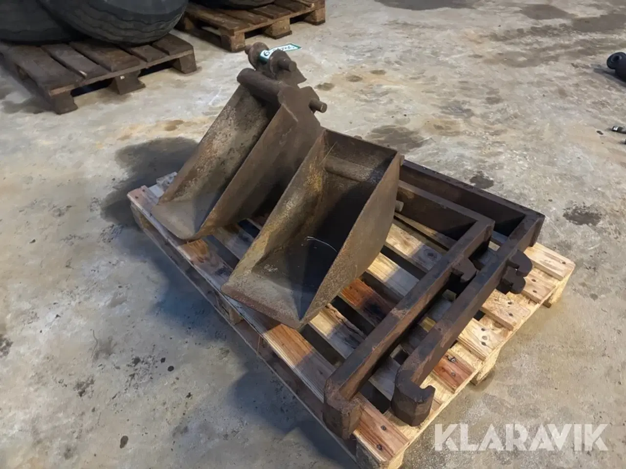 Billede 4 - Pallegafler og to rendeskovle