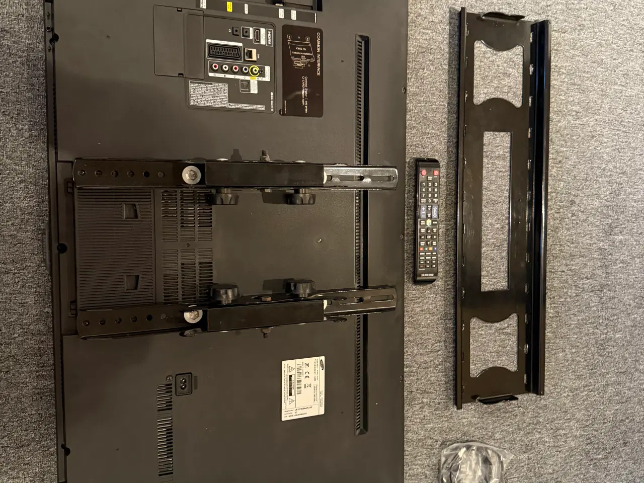 Billede 5 - Samsung TV. Incl ophæng 43 tommer