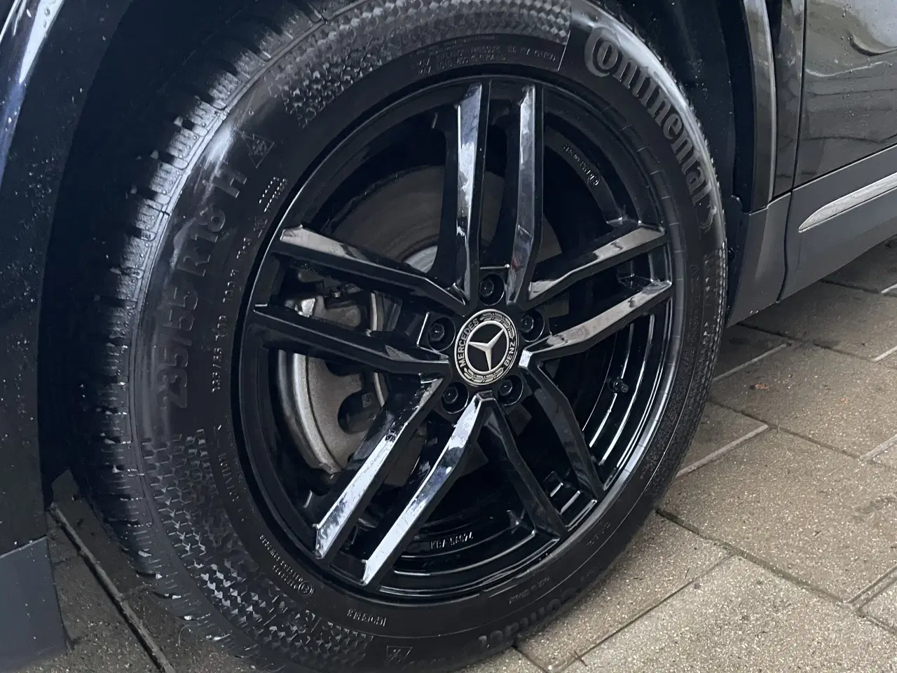 Billede 2 - Sort alufælge med vinterdæk
