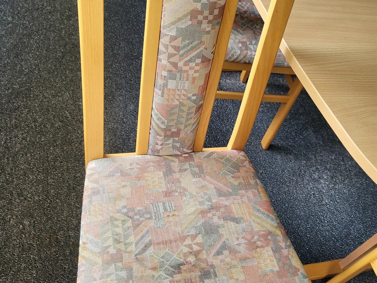 Billede 3 - Spisebord med 6 stole