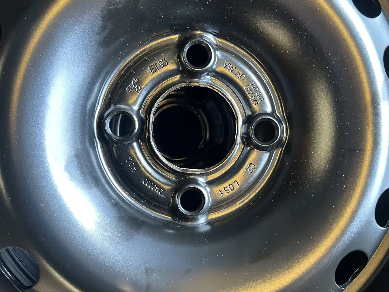 Billede 2 - Nye helårshjul. 175-65-14 VW UP.