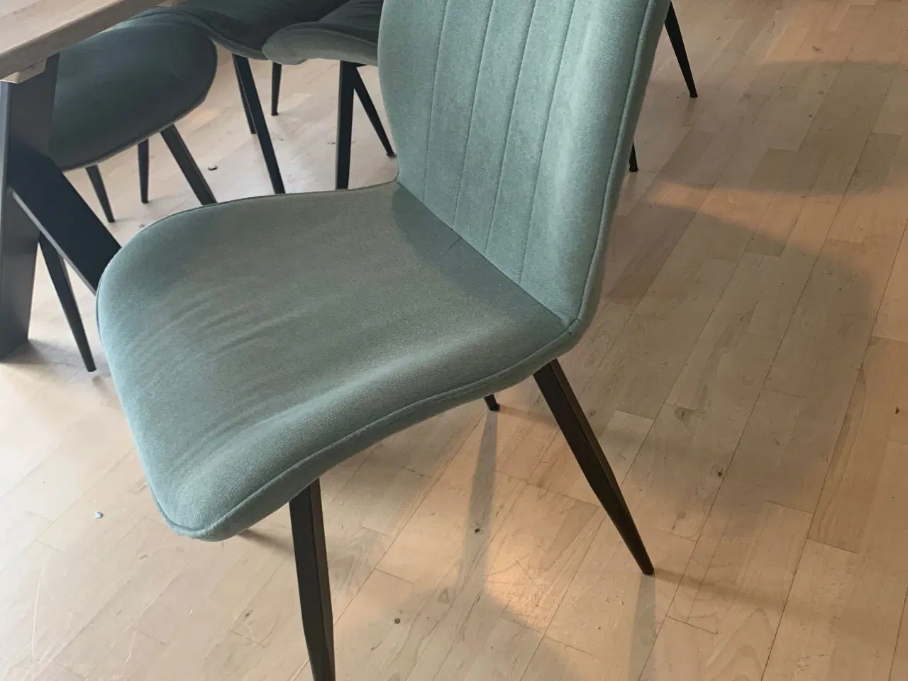 Billede 3 - Spisebord m 6 stole